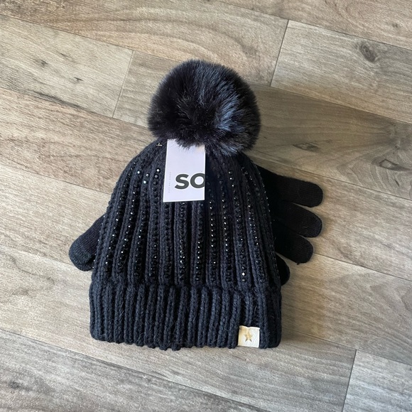 Girls SO® Rhinestone Accent Pompom Beanie & Gloves Set - Picture 3 of 4